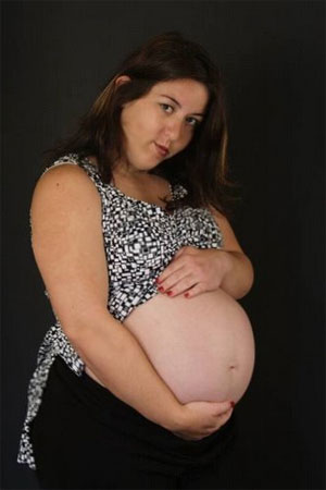 La alimentación balanceada durante el embarazo evita la obesidad.
