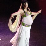 La danza arabe es una buena opción para hacer ejercicios en el embarazo