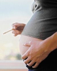 embarazada fumando
