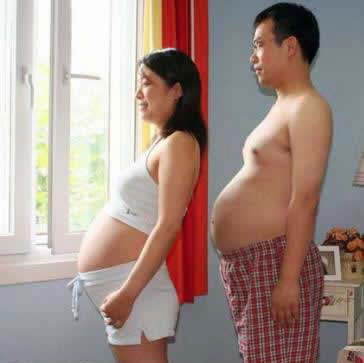 Los hombres también desarrollan los síntomas del embarazo