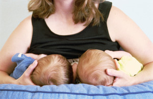Dar el pecho a bebés múltiples