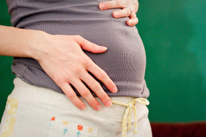 causas embarazo extrauterino