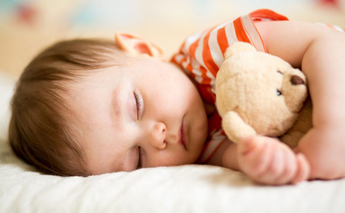 Cómo relajar a un bebé para que duerma