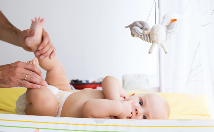 EEUU incorpora cambiadores de bebé en los aseos públicos masculinos