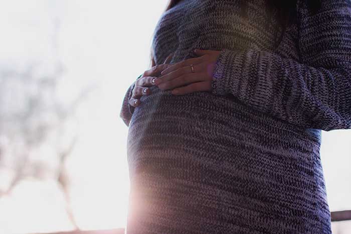 Ejercicios para evitar los calambres en el embarazo cuando viajas
