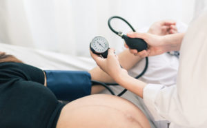 Las causas de la otitis en el embarazo