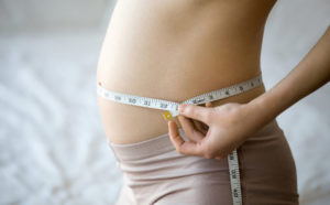 Cómo bajar de peso en el embarazo: riesgos y precauciones