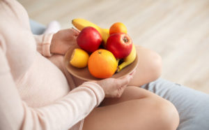 14 Meriendas recomendadas durante el embarazo para saciar tu apetito