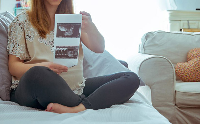 ¿Cómo se valora el crecimiento fetal en el embarazo?