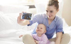 12 Consejos para publicar las fotos del bebé en redes sociales