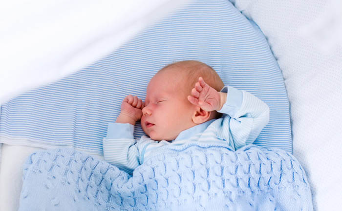 Los mejores consejos para vestir a tu bebé en invierno para dormir