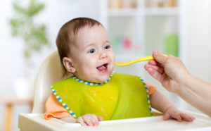 Consejos prácticos para enseñar a masticar al bebé
