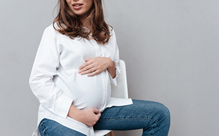 Qué tejidos elegir para la ropa del embarazo