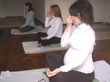 yoga-beneficios-madre-i